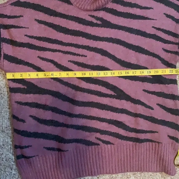 Marled Pink and Black Zebra Stripe Sweater 80s throwback - Picture 3 of 5